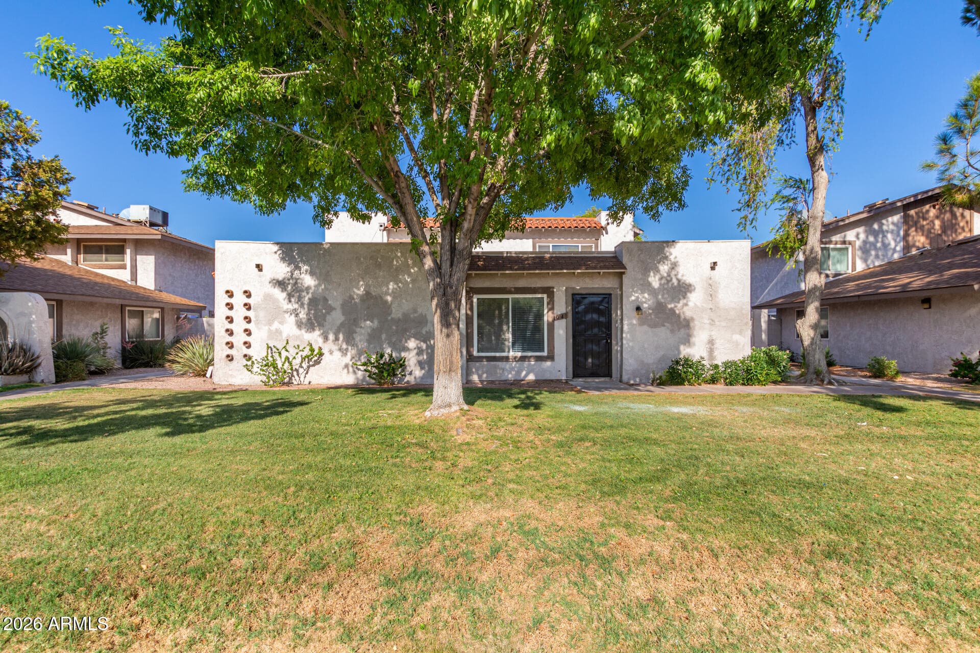 1041 N GRANITE REEF Road