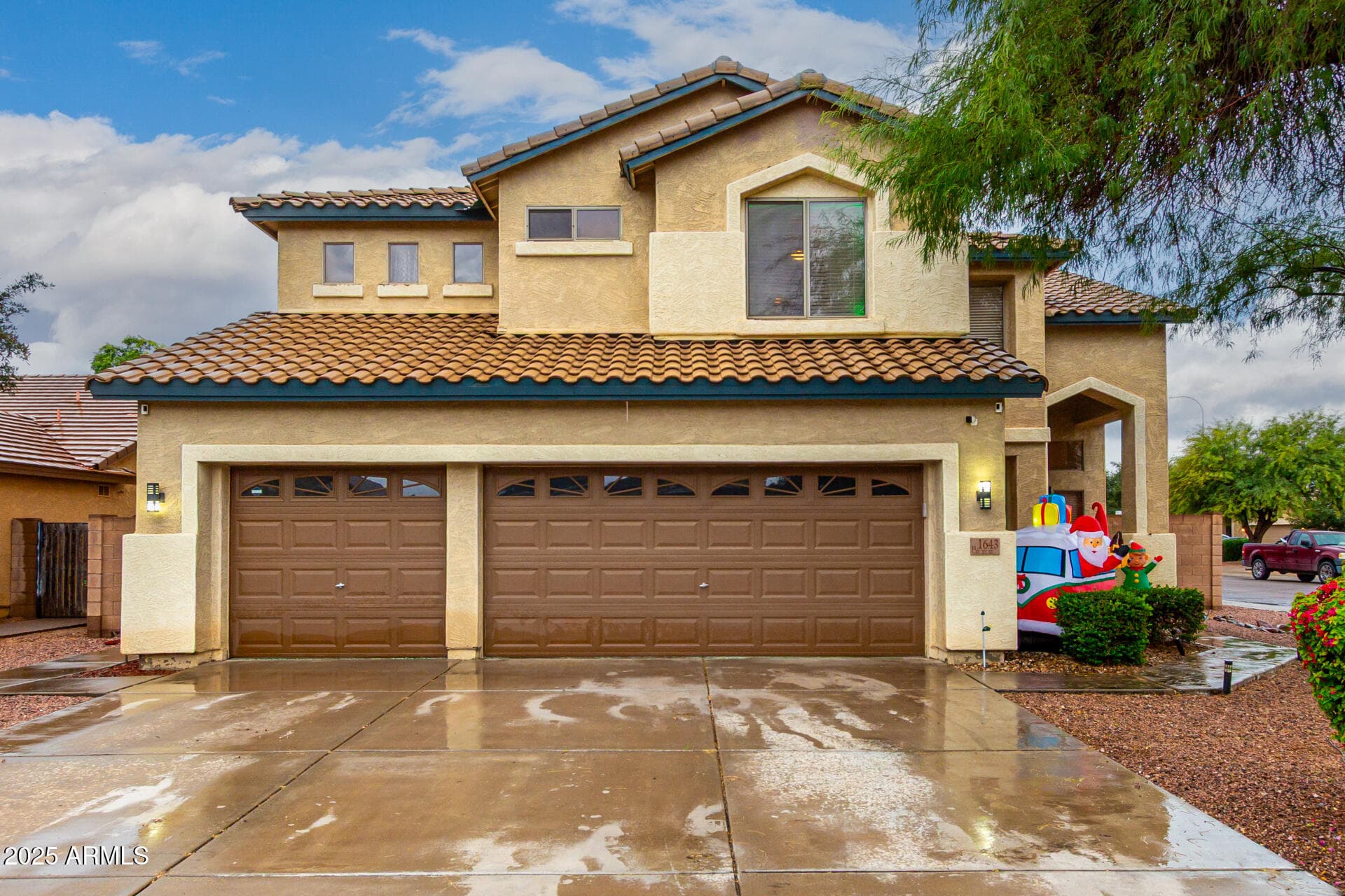 1643 E WILDHORSE Place